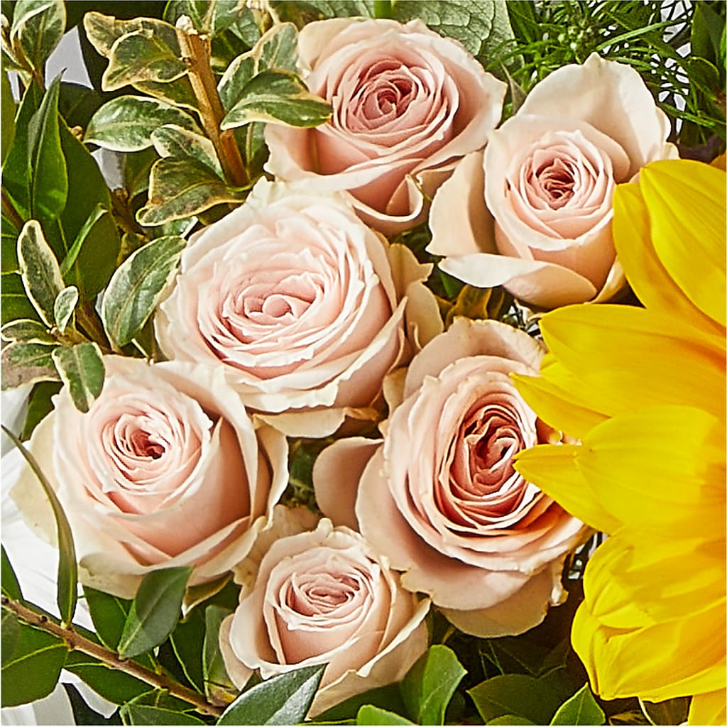 The Good Life Bouquet –  United Floral Svc Inc, Philadelphia PA